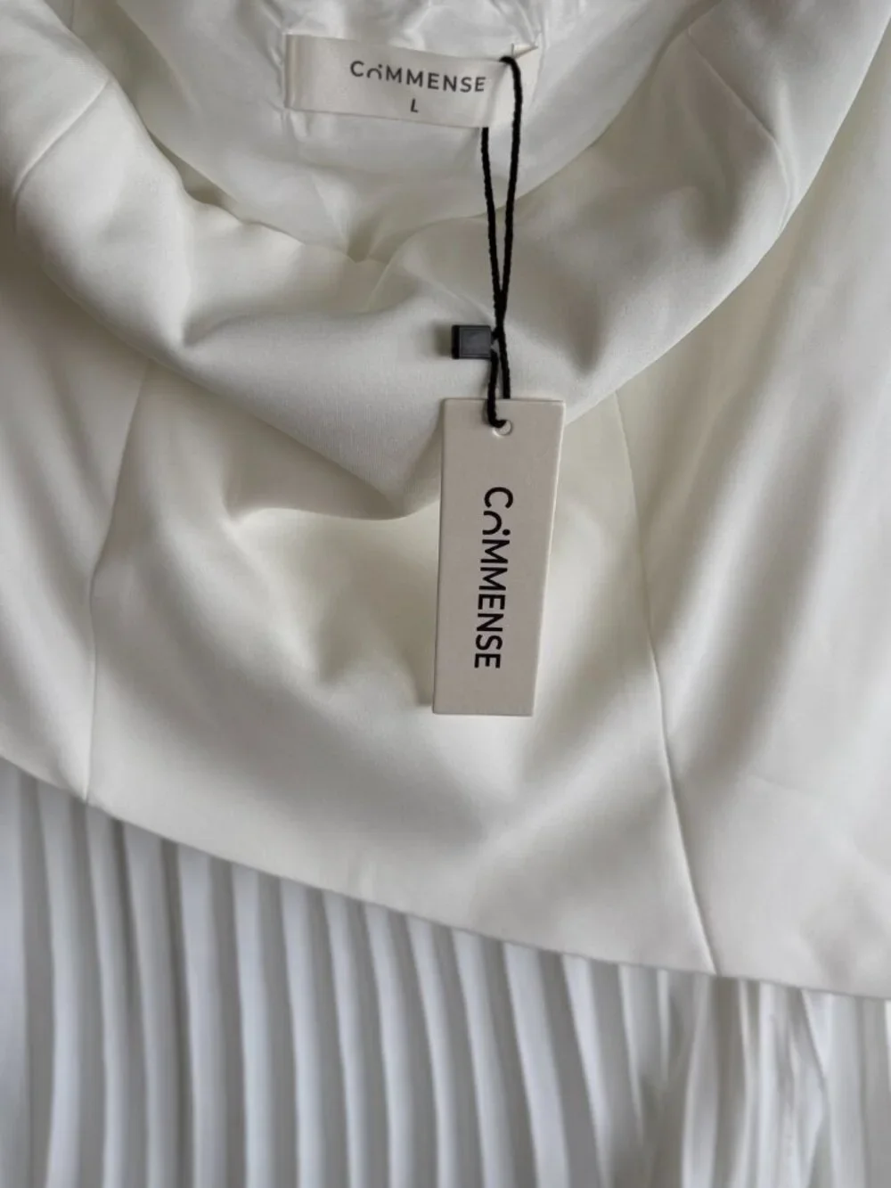 White Solid Pleated Strapless Split Dress - Picture 5 of 5